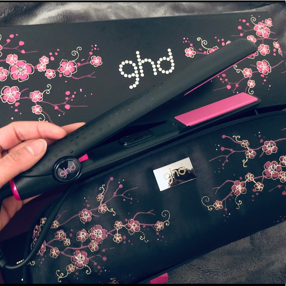 GHD 1” gold styler iron + bag • LE Cherry Blossom